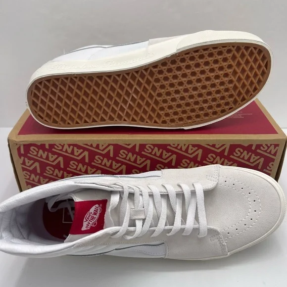 Vans Men’s Sk8-Hi
Secret Lover True White
VN000BW7W00 Sneakers - Picture 3 of 16